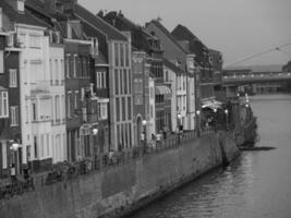 maastricht stad i de nederländerna foto