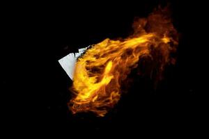 brinnande papper med mörk bakgrund, 3d tolkning. foto