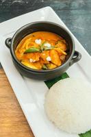 panang curry kyckling soppa foto