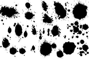 vektor uppsättning av bläck stänk. svart inked stänka ner smuts färga befläckade spray stänk med droppar blottar isolerat. foto