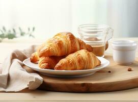 ljus frukost bakgrund med croissanter foto