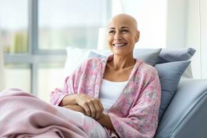 skallig mogna kvinna leende i cancer sjukhus säng. ai genererad foto