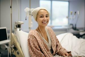 skallig mogna kvinna leende i cancer sjukhus säng. ai genererad foto