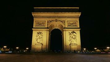 känd Champs Elysees båge på natt foto
