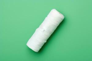 medicinsk bandage isolerat på grön bakgrund foto