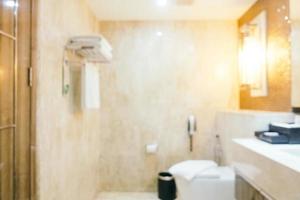 abstrakt oskärpa badrum och toalett inredning foto