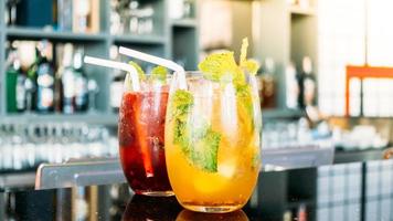 iced cocktails dricker glas foto