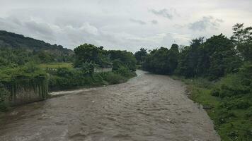 flod i de landsbygden av Indonesien, lombok ö. foto