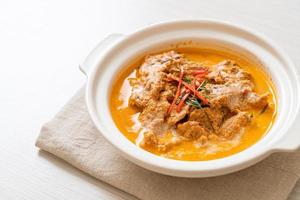 panang curry med fläsk foto