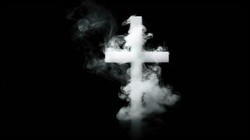 kristen religiös korsa på fjäll, symbol av tro, natt moln bakgrund, blixt. ai genererad. foto