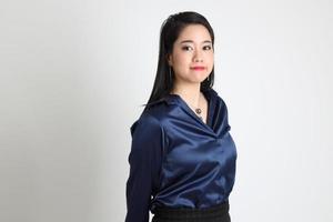 asiatisk kvinna isolerad foto