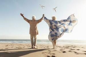 senior par med utsträckt njuter de vind och andas färsk luft på de strand , generativ ai. foto