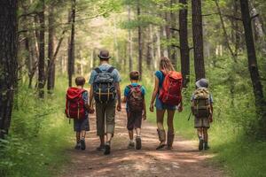 aktiva familj fritid vandring och vandring på en natur spår ,generativ ai foto