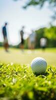 väsen av golf på en drömmande dag med en boll i de förgrund mot en solbelyst horisont ai generativ foto