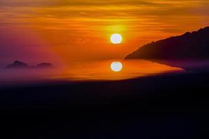 solnedgång på kullen av cantagalo