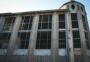 gammal övergiven fabrik byggnad begrepp fotografi foto