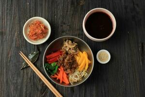 topp se bibimbap koreanska blandad ris foto