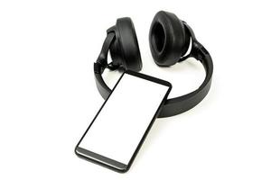hörlurar med Bluetooth-teknik på vit bakgrund foto
