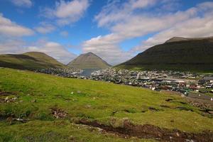 klaksvik, den näst största staden på Färöarna foto