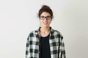 porträtt av ung hipster Söt kvinna i rutig skjorta foto