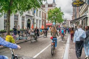 människor i centrala Amsterdam, Nederländerna foto