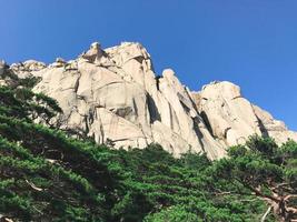 vackert berglandskap i Seoraksan nationalpark, Sydkorea foto