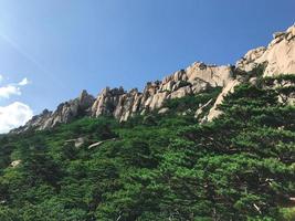 vackert berglandskap i Seoraksan nationalpark, Sydkorea foto