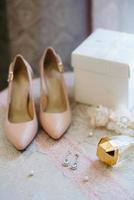 bröllop skor av bruden, vackert mode