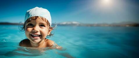 en barn tar först simning lektion isolerat på en blå lutning bakgrund foto