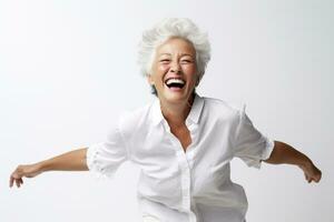 äldre kvinna Lycklig dansa på bokeh stil bakgrund foto