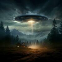 en UFO flugor över en natt by i de berg. utomjording flygande fat. interplanetär transport av de framtida. oidentifierad flygande objekt . foto