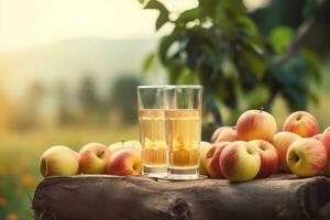 utsökt mogen äpplen och glas av juice på äpple trädgård bakgrund i sommar. generativ ai foto