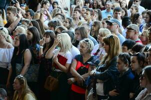 kharkiv, ukraina - 27 Maj, 2018 folkmassan av människor som en åskådare under de årlig festival av gata kulturer foto