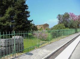 arkeologiska utgrävningar paestum i neapel foto