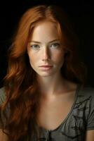 en kvinna med lång röd hår och blå ögon generativ ai foto