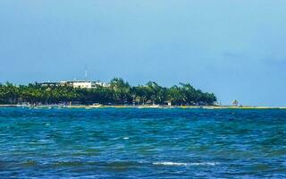 tropisk mexikansk strand klart turkost vatten playa del carmen mexico. foto