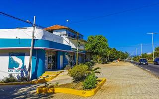 puerto escondido oaxaca mexico 2023 typisk skön färgrik turist gata trottoar stad puerto escondido Mexiko. foto