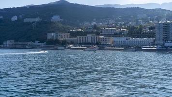 marinmålning med utsikt över Yaltas kust foto