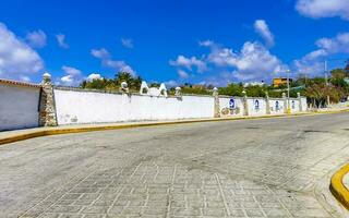 puerto escondido oaxaca mexico 2023 typisk skön färgrik turist gata trottoar stad puerto escondido Mexiko. foto