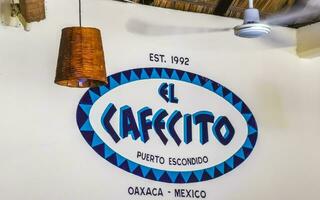 puerto escondido oaxaca mexico 2023 blå vit tecken restaurang namn el cafecito puerto escondido Mexiko. foto