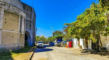 puerto escondido oaxaca mexico 2023 typisk skön färgrik turist gata trottoar stad puerto escondido Mexiko. foto