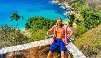 selfie stenar klippor se vågor carrizalillo strand puerto escondido Mexiko. foto