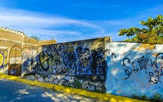 puerto escondido oaxaca mexico 2023 typisk skön färgrik turist gata trottoar stad puerto escondido Mexiko. foto