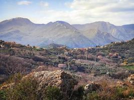 italienska landskapet i det liguriska inlandet foto