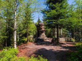 stenport, mystisk struktur i Vogesbergen, Frankrike foto