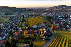 Flygfoto över kappelrodeck i Black Forest Mountains, Tyskland foto