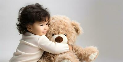söt liten flicka och henne leksak teddy Björn. vänskap, bäst vän begrepp. foto
