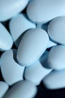 blå farmaceutiska piller högkvalitativ storformatstryck foto