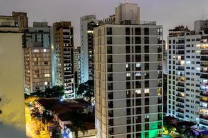 staden Sao Paulo i Brasilien på natten