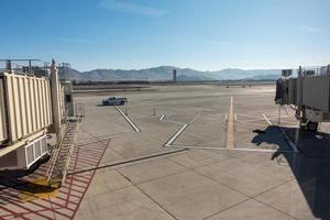 scener runt Reno Nevada flygplats i november